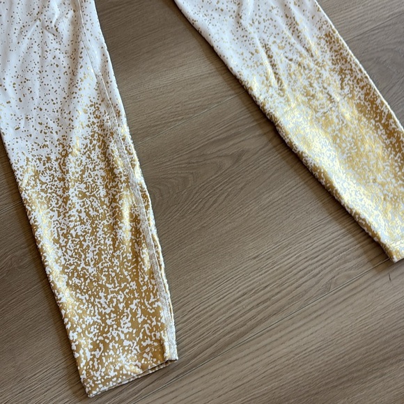 Beyond Yoga Sportflex Alloy Speckled White and Gold High Waisted Leggings 0056 - Picture 3 of 4